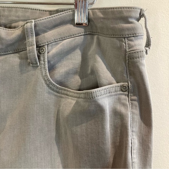 NYDJ Sz 14  Alina Jeggings High Rise Light Grey Soft Stretch Jeans - Picture 6 of 11